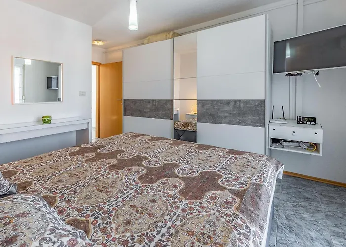 5 Bedroom Amazing In * ميدولين