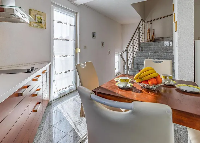 5 Bedroom Amazing In Σπίτι διακοπών Μεντουλίν