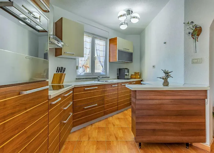 5 Bedroom Amazing In Σπίτι διακοπών *