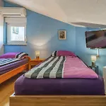 Front In With Wifi Holiday home *