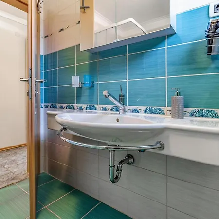 5 Bedroom Amazing In * Medulin