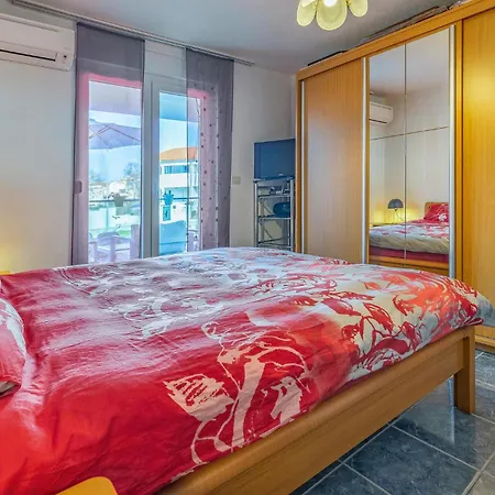 5 Bedroom Amazing In Medulin