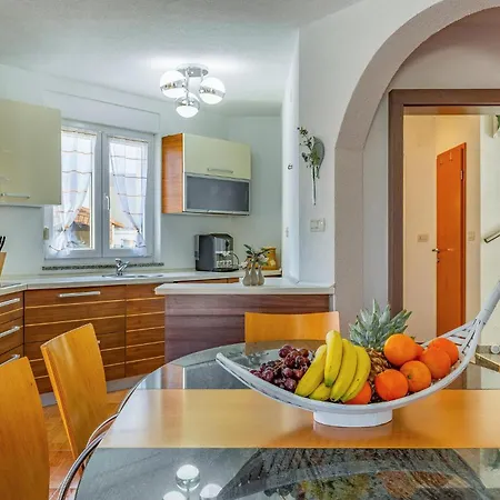 5 Bedroom Amazing In *