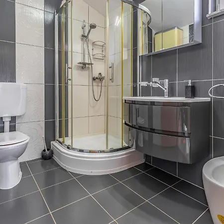 Holiday home 5 Bedroom Amazing In *