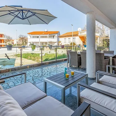 5 Bedroom Amazing In * Medulin
