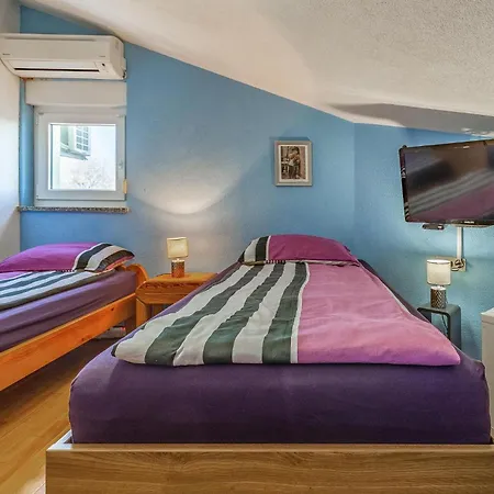 5 Bedroom Amazing In Holiday home *