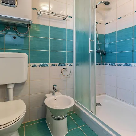 5 Bedroom Amazing In Holiday home *