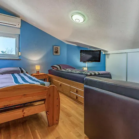 Holiday home 5 Bedroom Amazing In