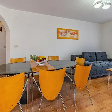 5 Bedroom Amazing In Holiday home *
