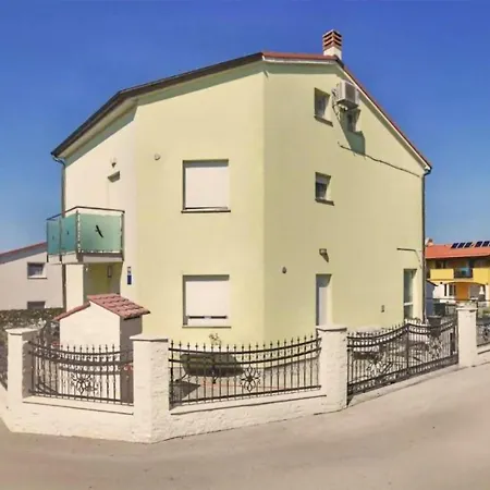 5 Bedroom Amazing In * Medulin
